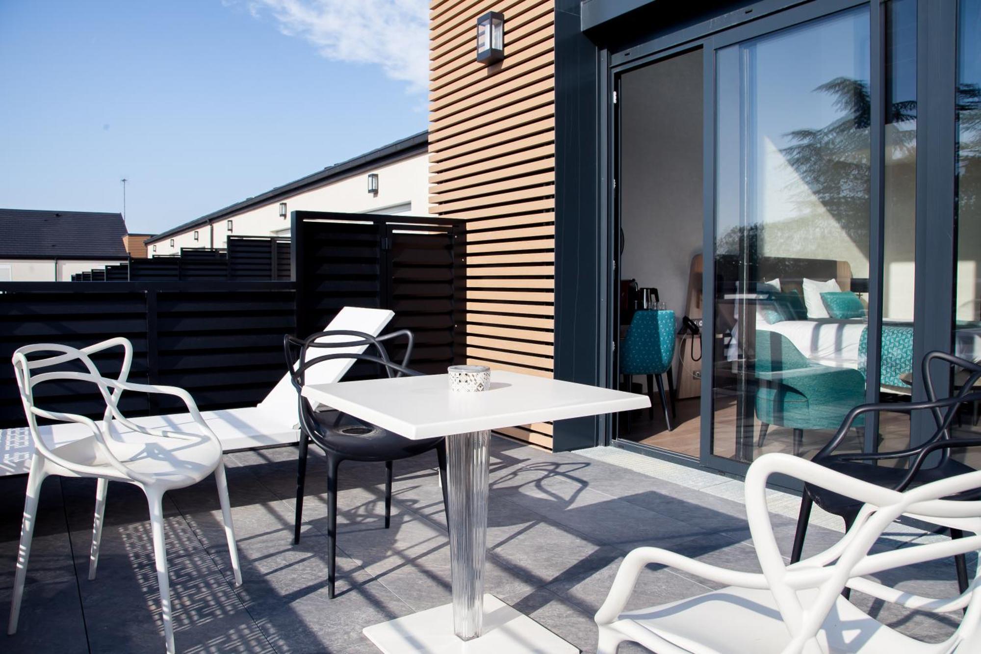 Logis Hotel Relais Saint Jacques - Chateauroux Déols Exterior foto
